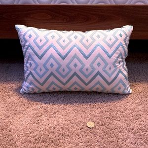 Decorative pillow